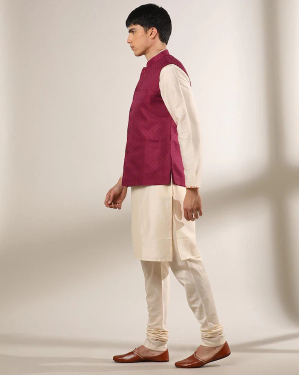 admin/uploads/products/nehru-jacket-with-mandarin-collar-model2-443014698_red-2-202307251427.webp
